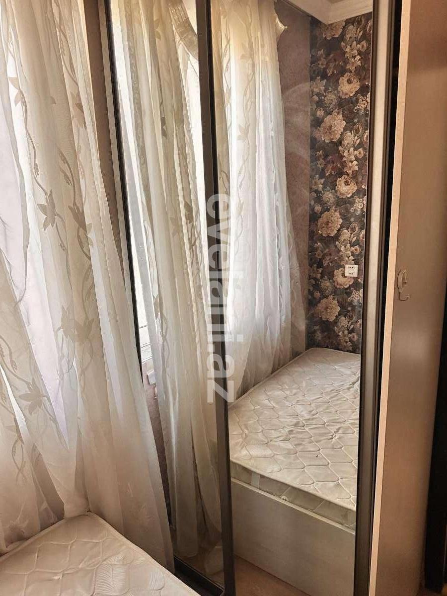 Satılır, köhnə tikili, 1 otaqlı, 30 m², Bakı, Nəsimi r, 4-cü mikrorayon q, Memar Əcəmi m.