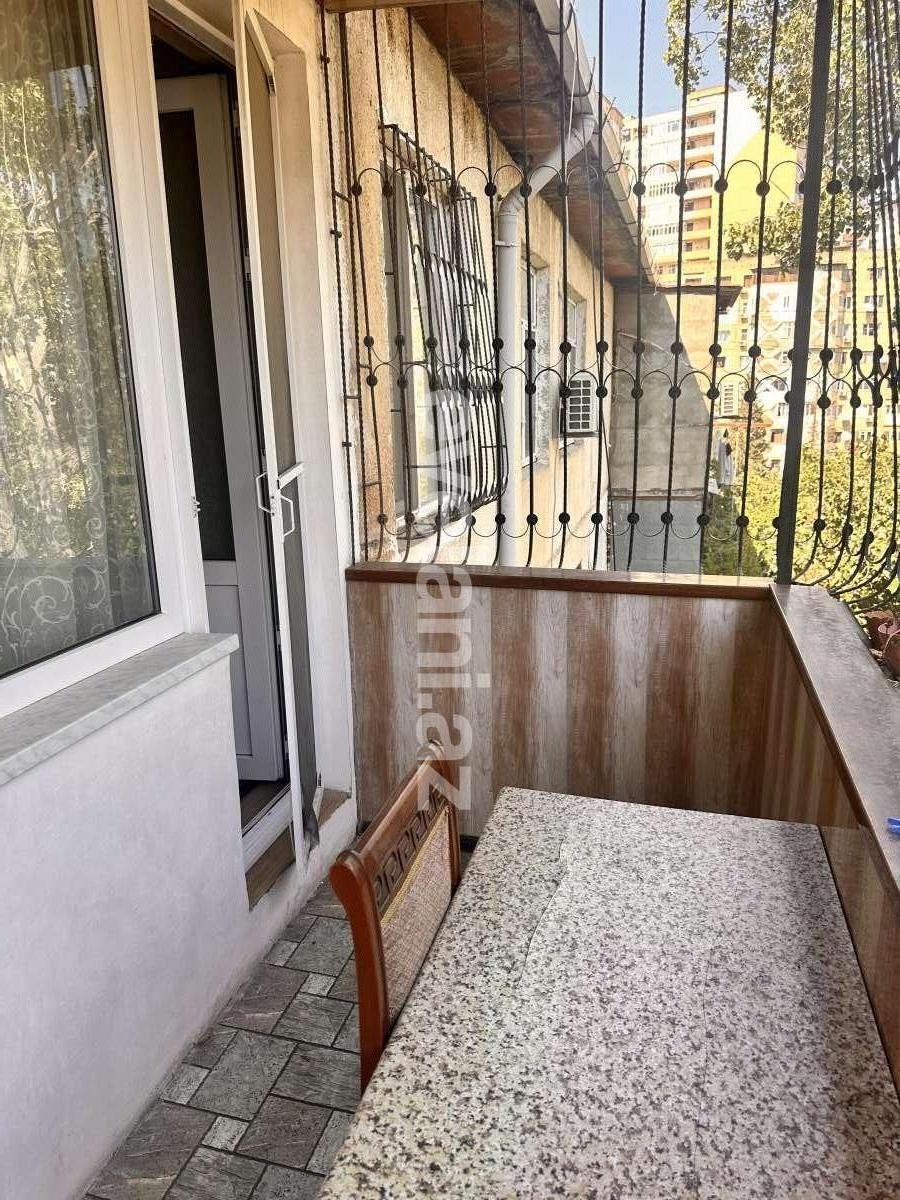 Satılır, köhnə tikili, 1 otaqlı, 30 m², Bakı, Nəsimi r, 4-cü mikrorayon q, Memar Əcəmi m.