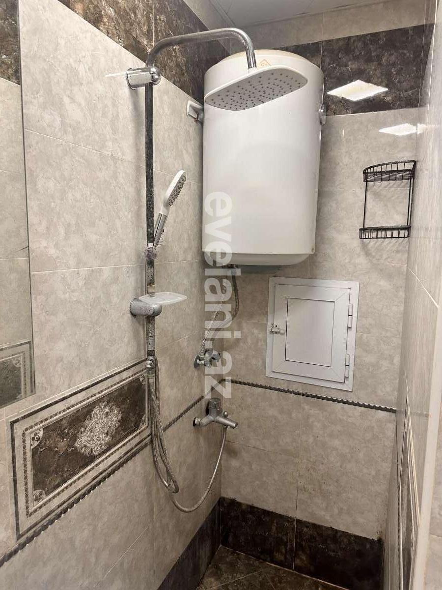 Satılır, köhnə tikili, 1 otaqlı, 30 m², Bakı, Nəsimi r, 4-cü mikrorayon q, Memar Əcəmi m.