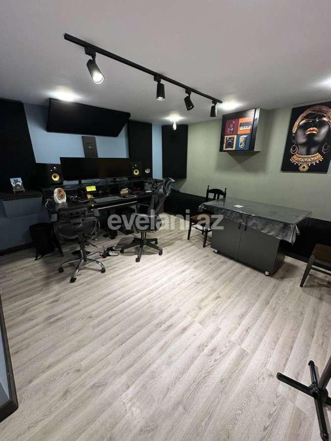 Продаётся, вторичка, 3-комнаты, 56.1 m², Гянджа