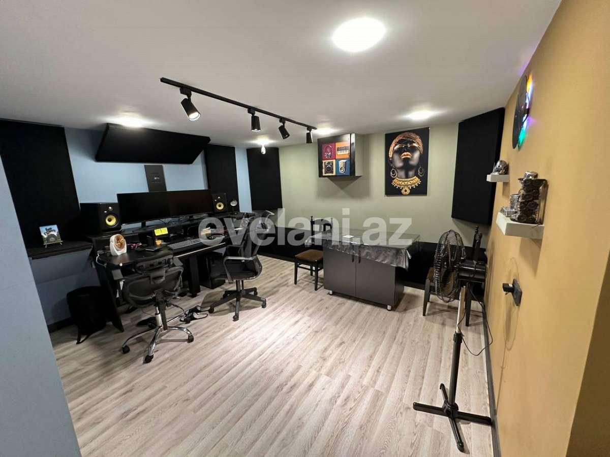 Продаётся, вторичка, 3-комнаты, 56.1 m², Гянджа