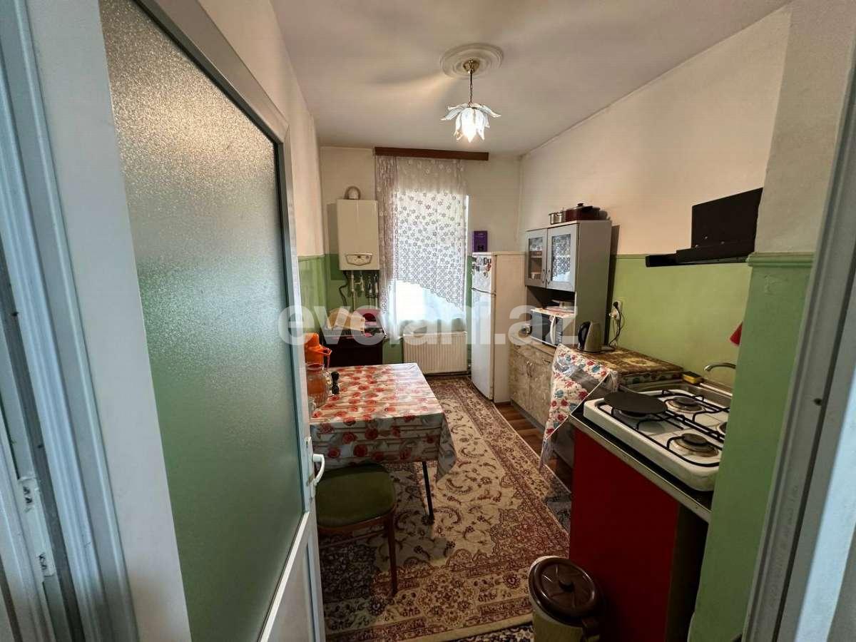 Продаётся, вторичка, 3-комнаты, 56.1 m², Гянджа