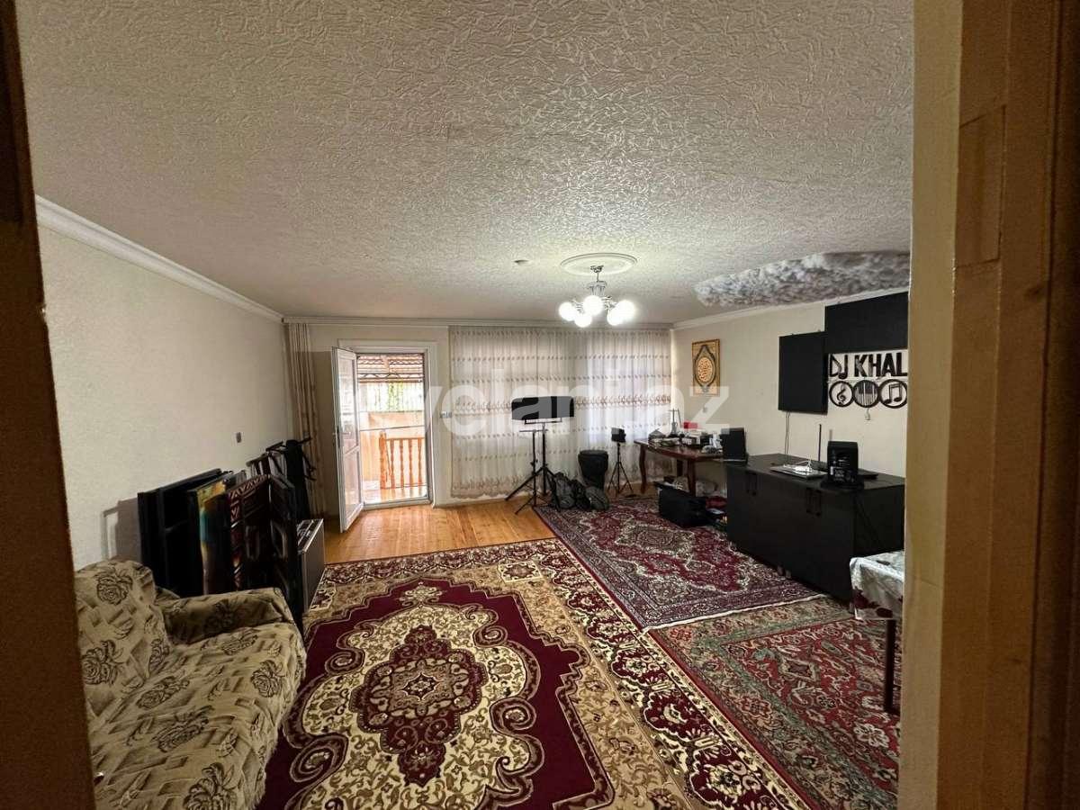 Продаётся, вторичка, 3-комнаты, 56.1 m², Гянджа