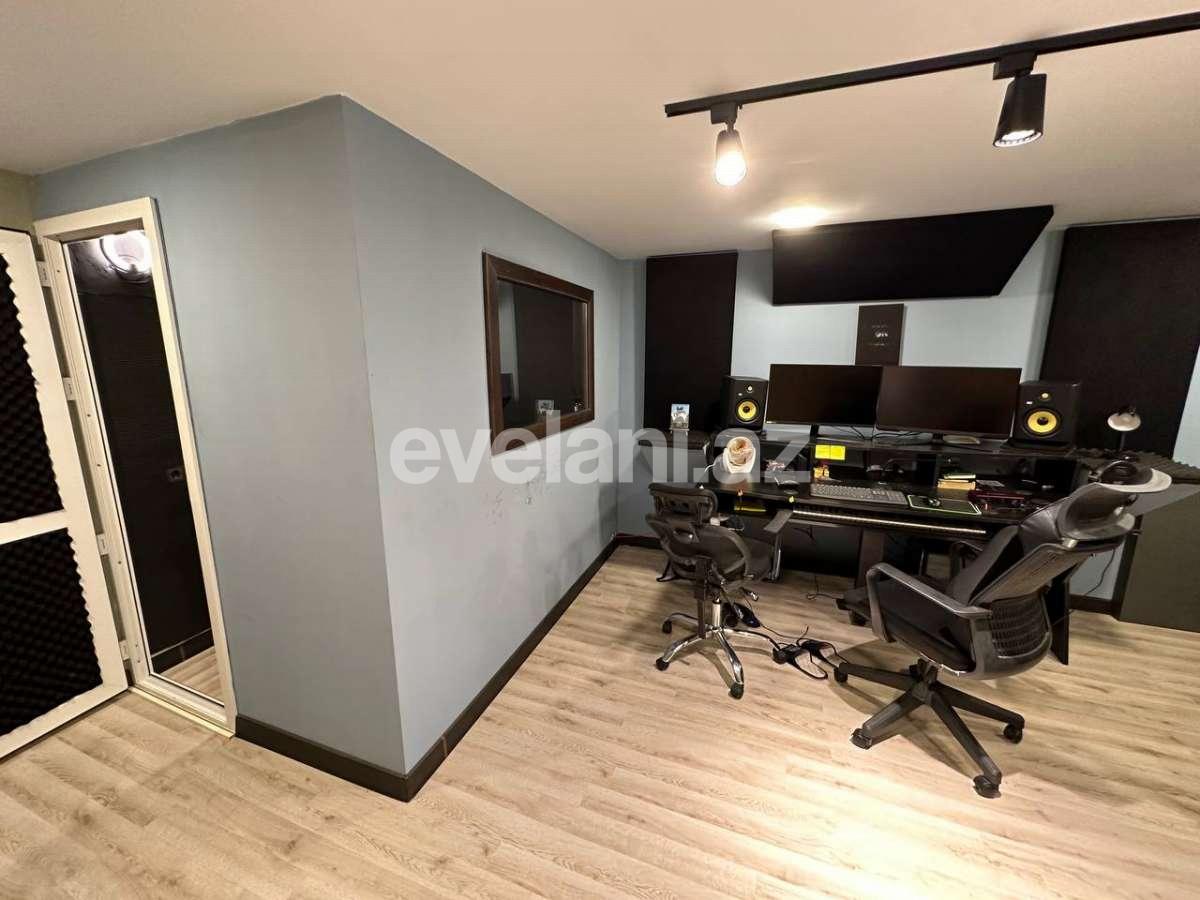 Продаётся, вторичка, 3-комнаты, 56.1 m², Гянджа