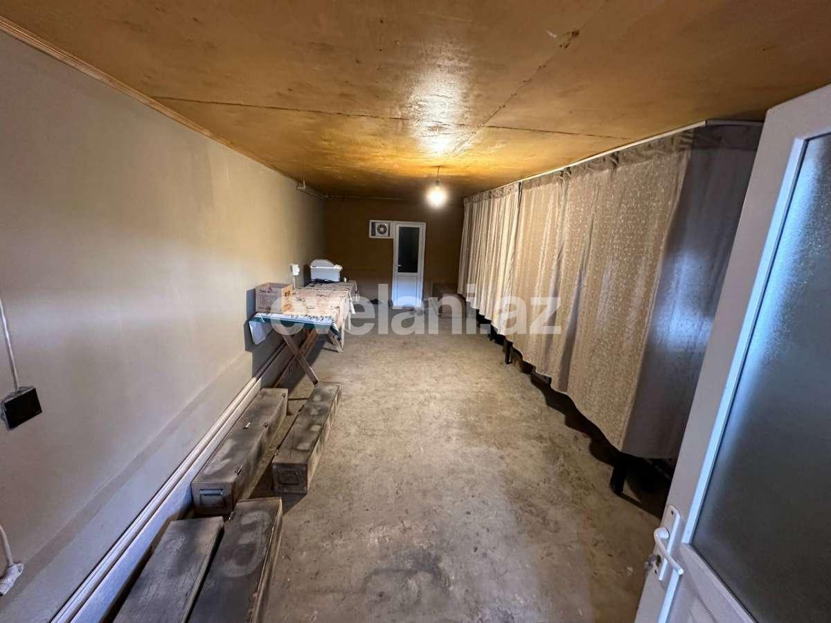 Продаётся, вторичка, 3-комнаты, 56.1 m², Гянджа