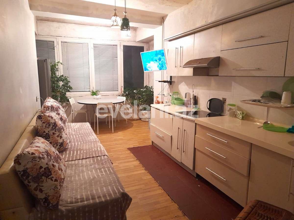 Satılır, köhnə tikili, 2 otaqlı, 65.4 m², Bakı, Yasamal r, Yasamal q, Elmlər Akademiyası m.