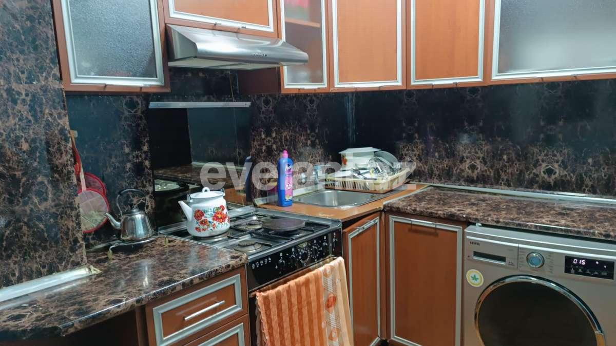 Satılır, köhnə tikili, 4 otaqlı, 100 m², Bakı, Nərimanov r, Böyükşor q.