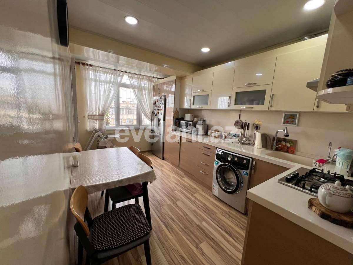 Satılır, köhnə tikili, 3 otaqlı, 100 m², Bakı, Nərimanov r, Montin q, Nəriman Nərimanov m.