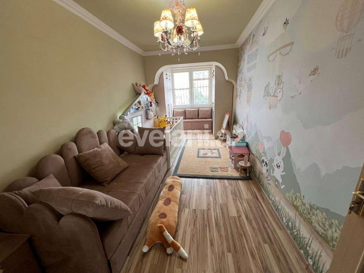 Satılır, köhnə tikili, 3 otaqlı, 100 m², Bakı, Nərimanov r, Montin q, Nəriman Nərimanov m.