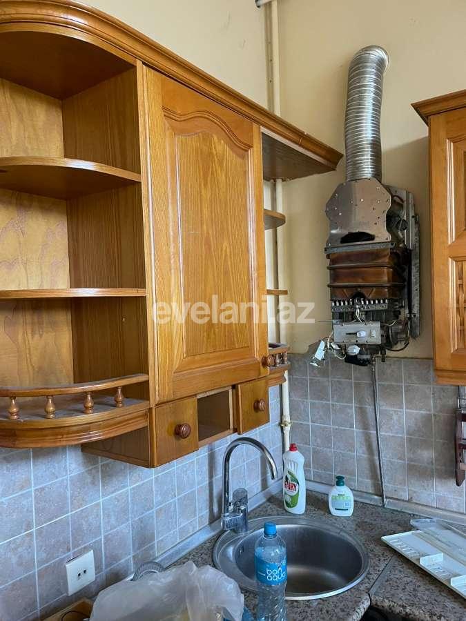 Продаётся, вторичка, 3-комнаты, 67 m², Баку, Сабунчинский r, Бакиханова p, Нефтчиляр m.