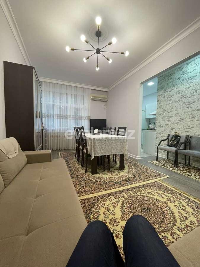 Satılır, köhnə tikili, 2 otaqlı, 43 m², Bakı, Yasamal r, Elmlər Akademiyası m.