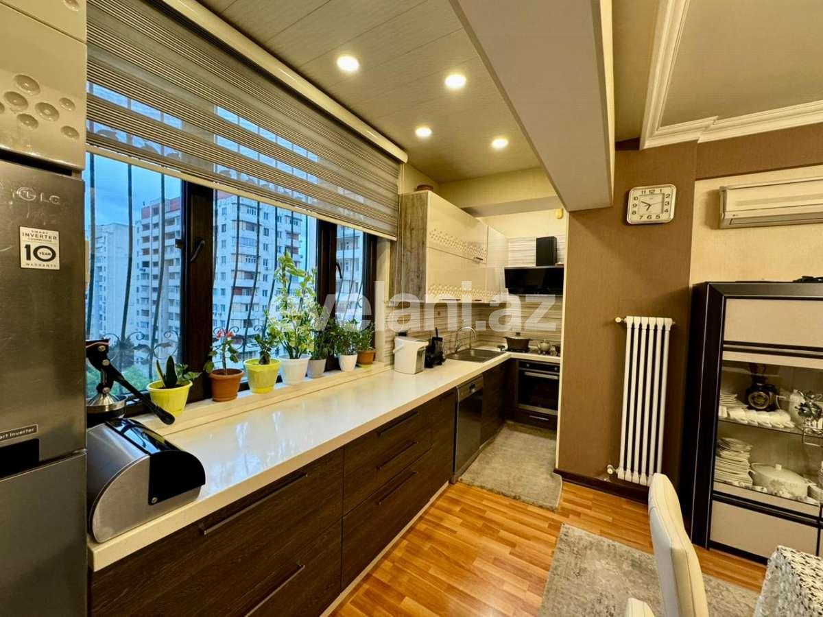 Satılır, yeni tikili, 4 otaqlı, 120 m², Bakı, Nizami r, 8-ci kilometr q, Xalqlar Dostluğu m.