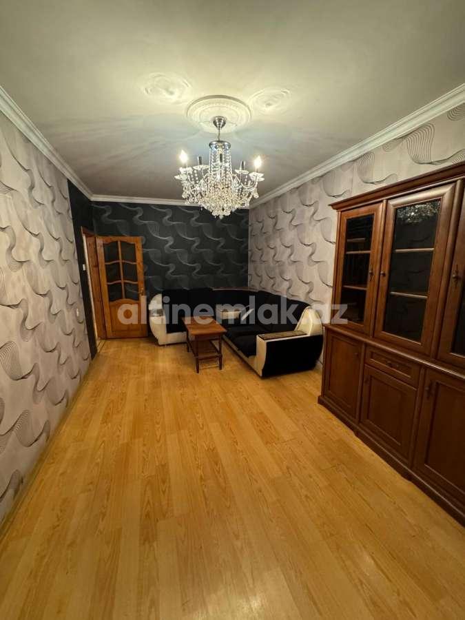 Sale, old building, 3 room, 80 m²