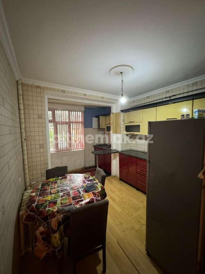 Sale, old building, 3 room, 80 m²