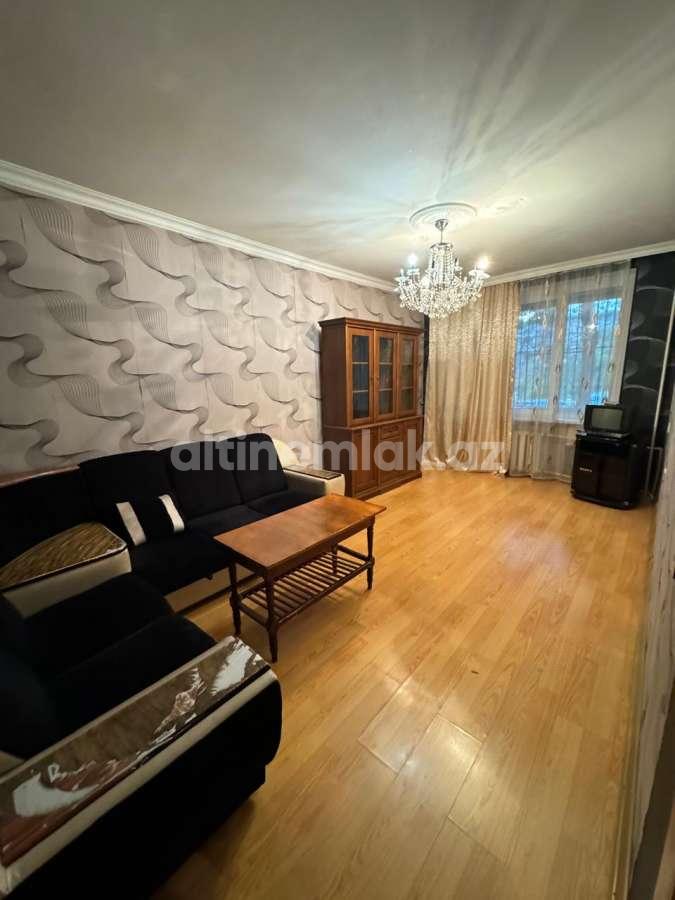 Sale, old building, 3 room, 80 m²