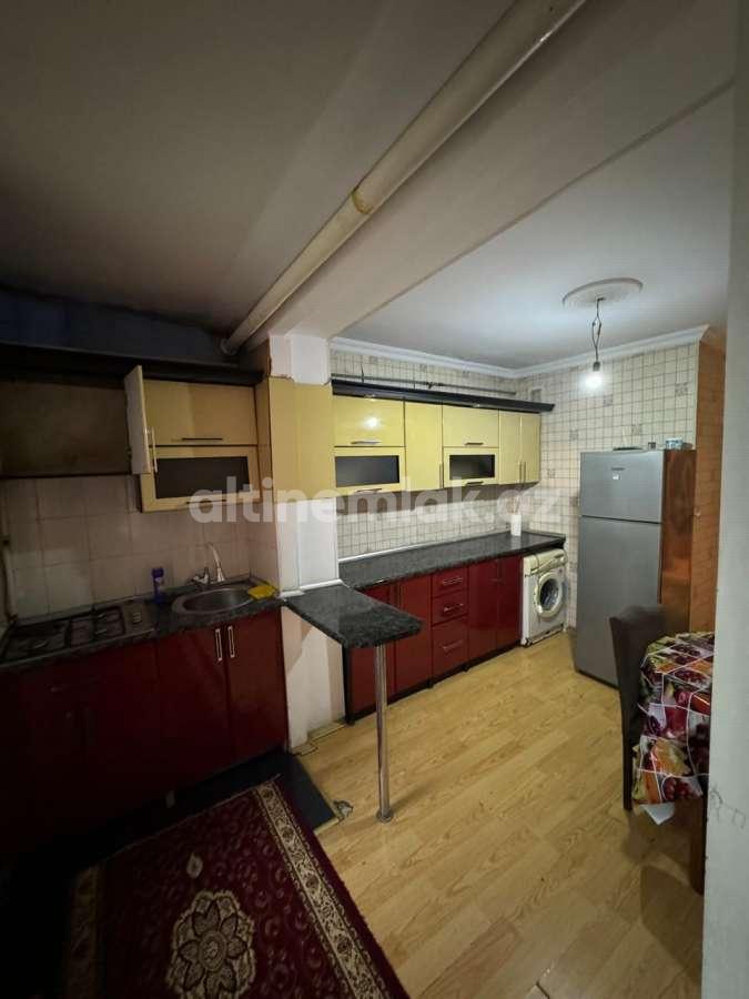 Sale, old building, 3 room, 80 m²