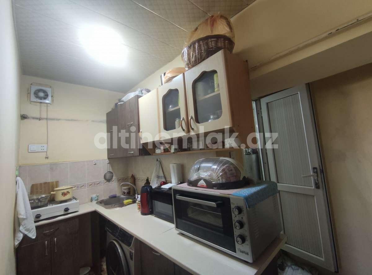 Sale, old building, 2 room, 40 m²