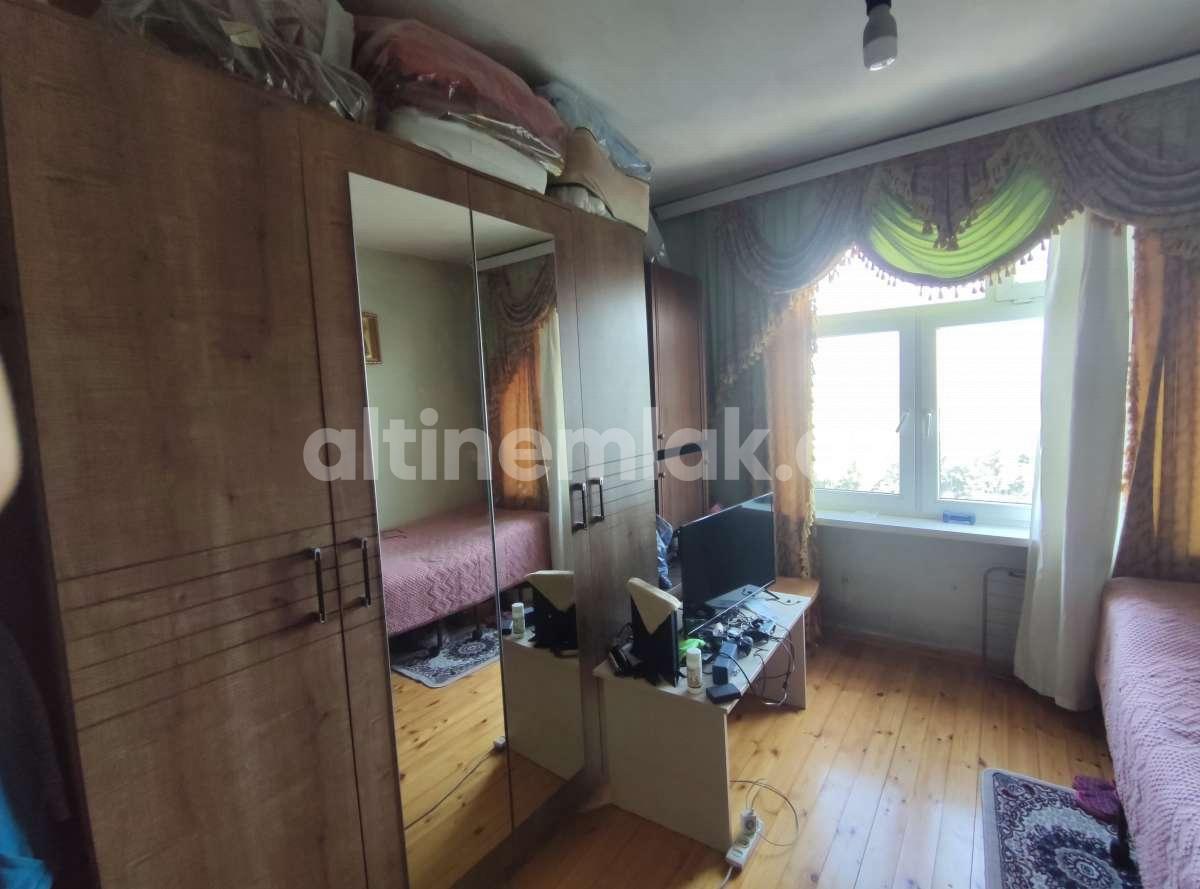 Sale, old building, 2 room, 40 m²