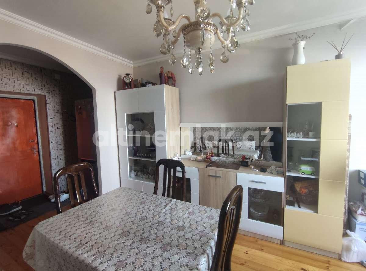 Sale, old building, 2 room, 40 m²