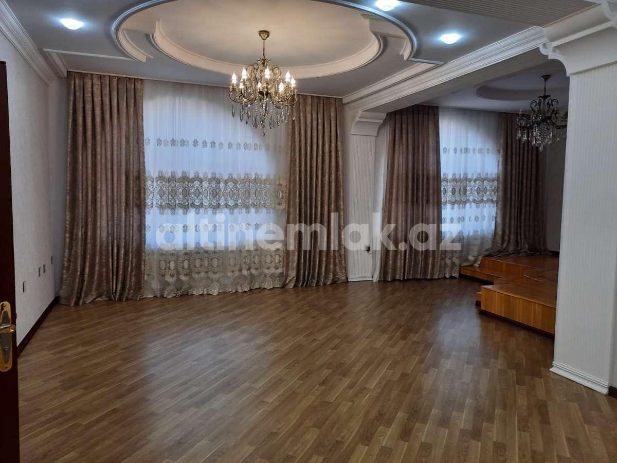 Продаётся, дом / дача, 5-комнаты, 230 m²