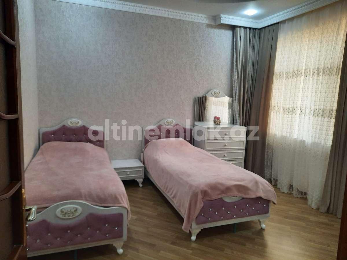 Продаётся, дом / дача, 5-комнаты, 230 m²