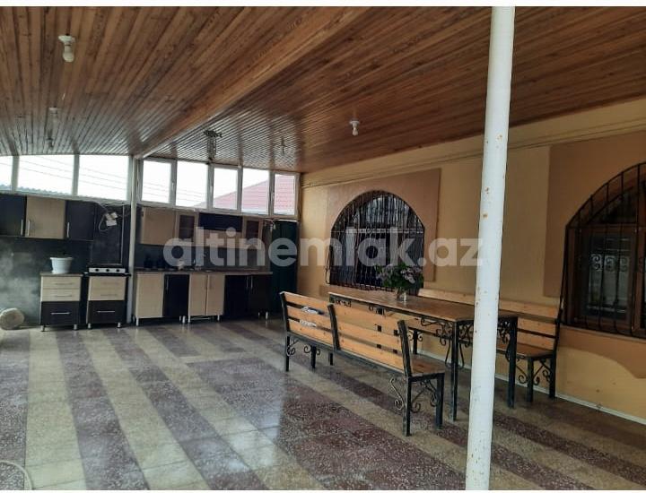 Продаётся, дом / дача, 5-комнаты, 230 m²