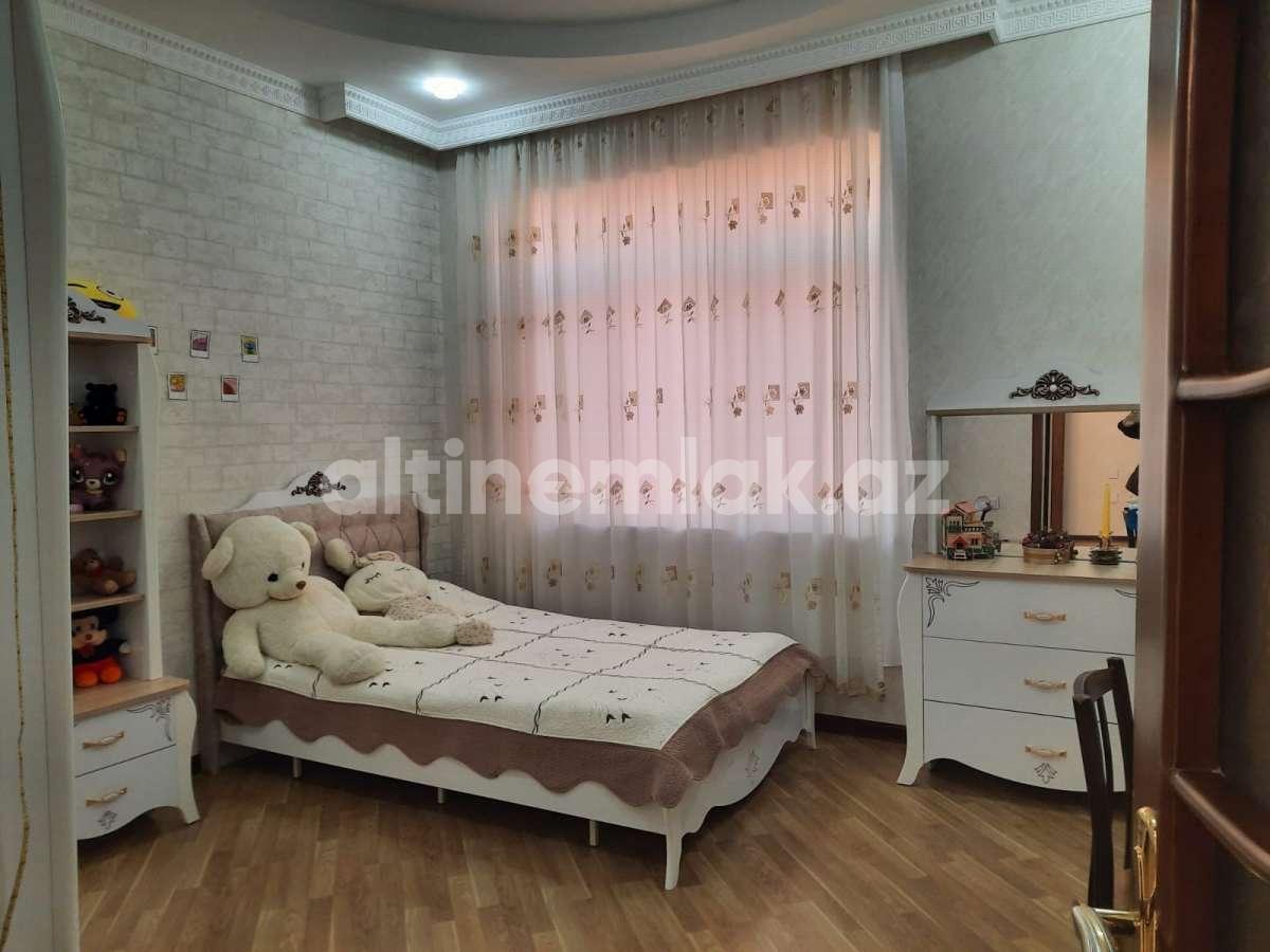 Продаётся, дом / дача, 5-комнаты, 230 m²