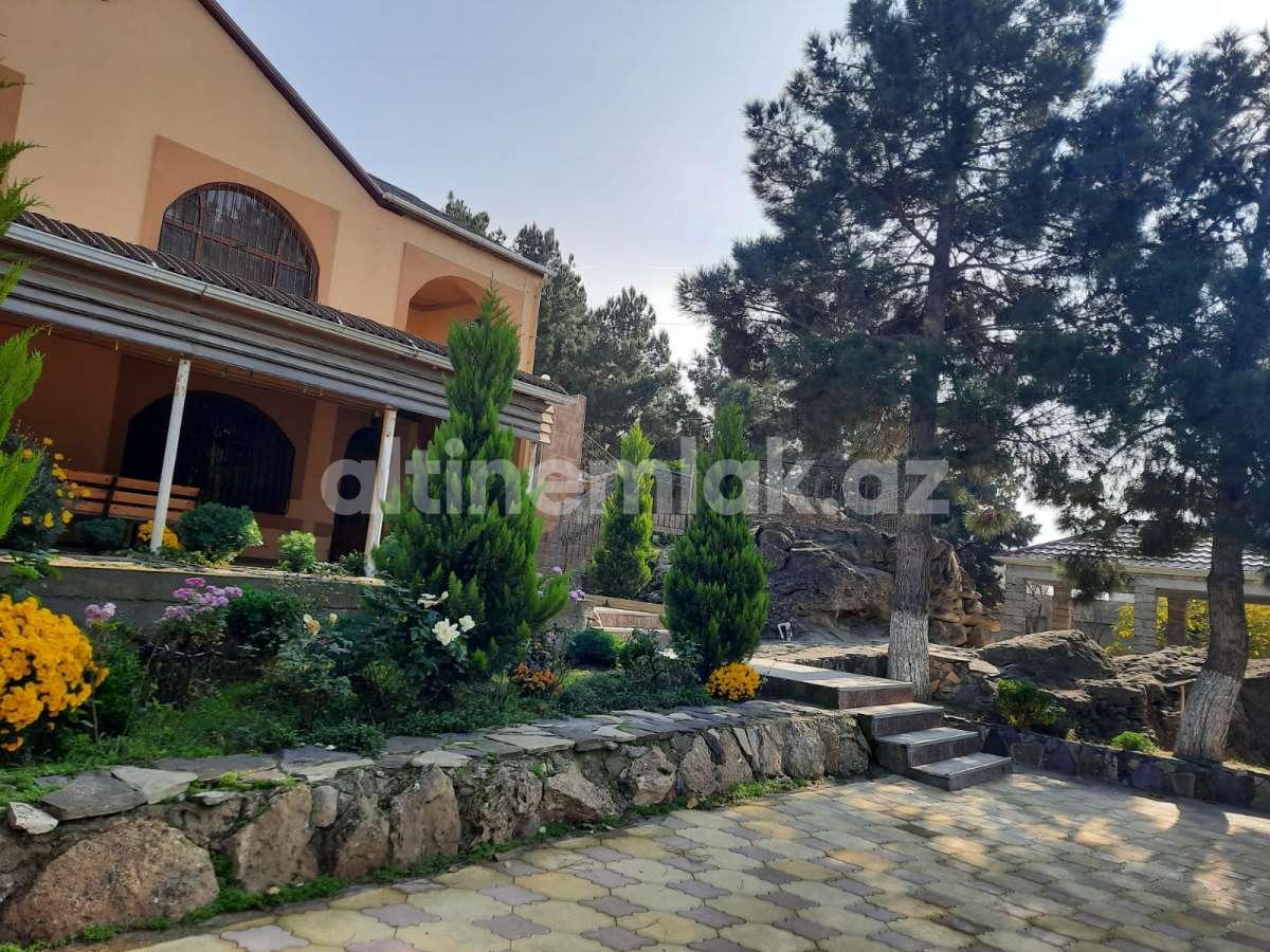 Продаётся, дом / дача, 5-комнаты, 230 m²