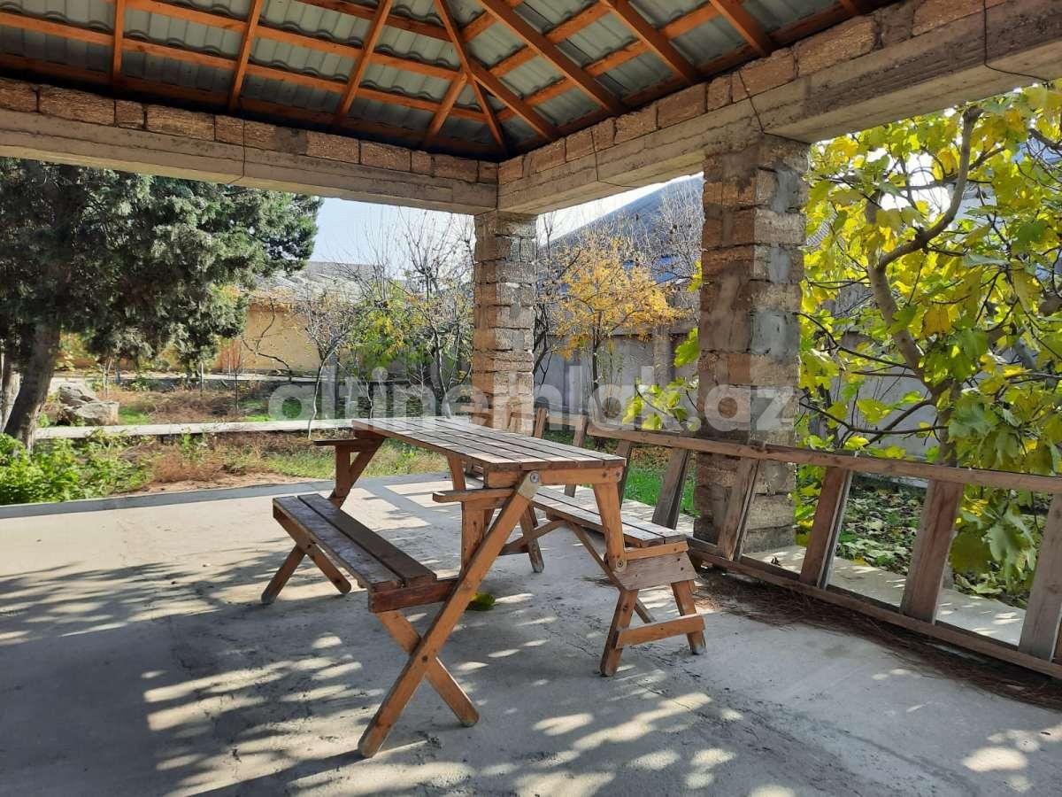 Продаётся, дом / дача, 5-комнаты, 230 m²