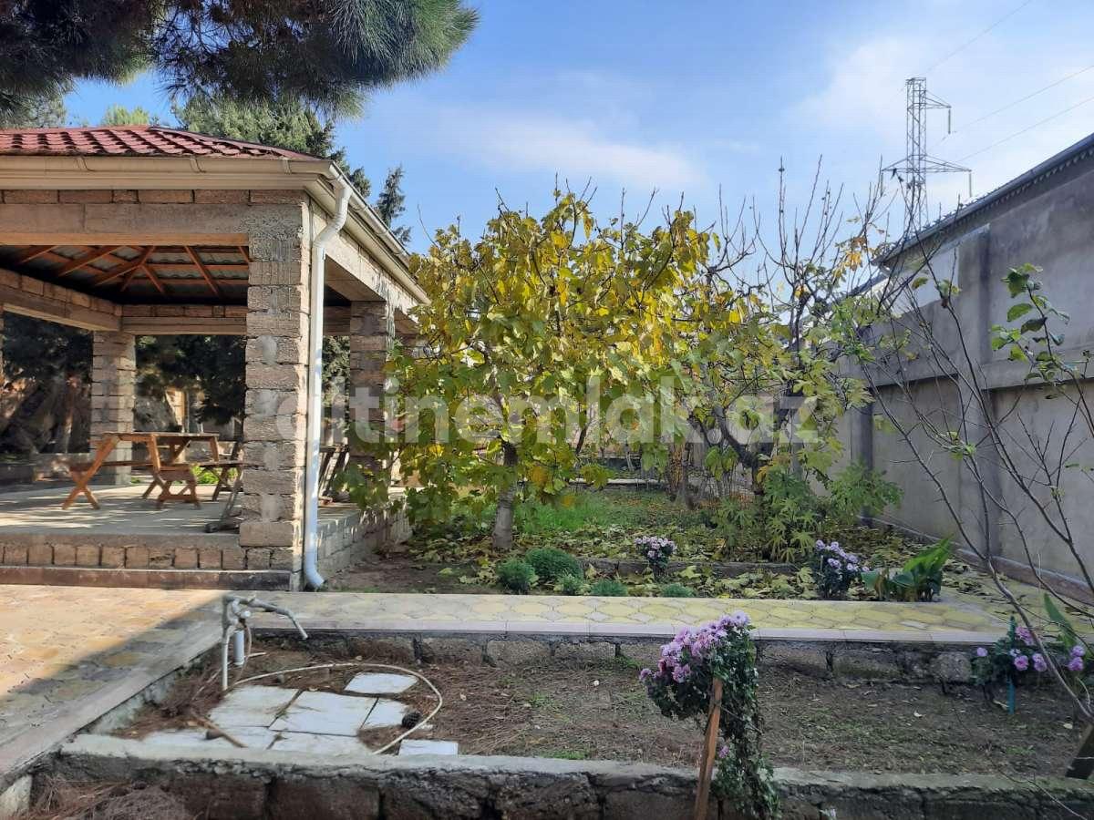 Продаётся, дом / дача, 5-комнаты, 230 m²