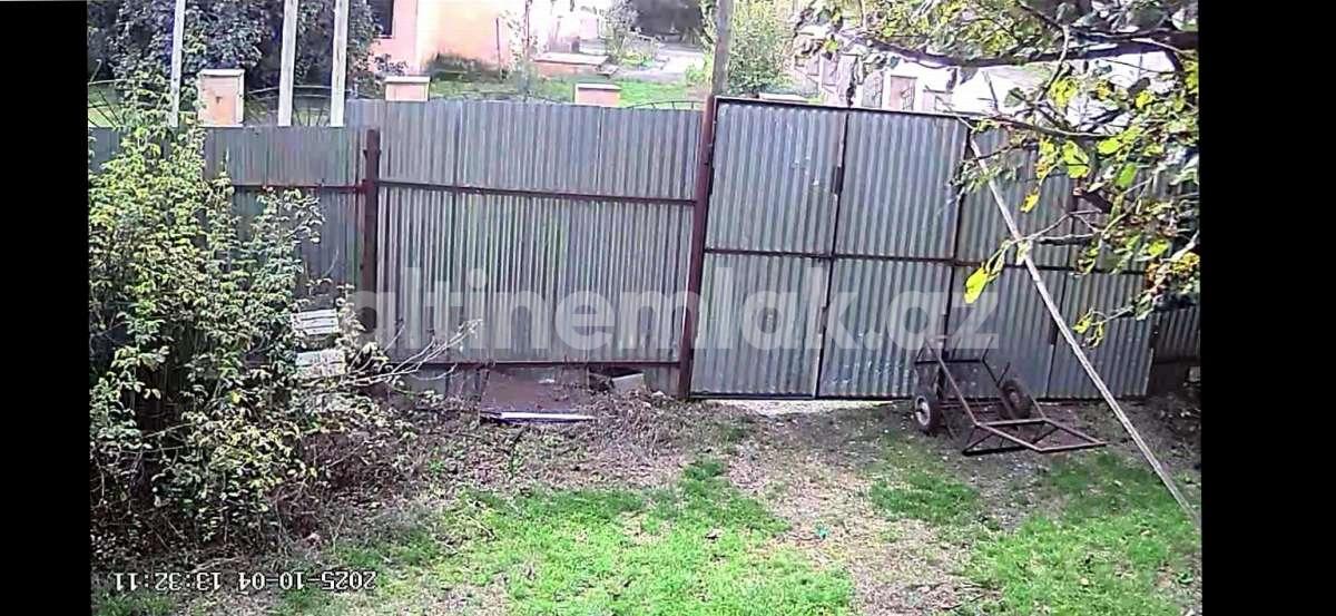 Продаётся, дом / дача, 8-комнаты, 128 m²