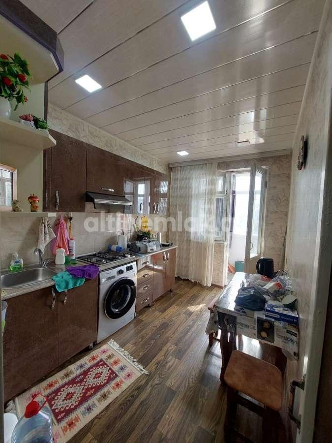 Sale, old building, 2 room, 52 m²