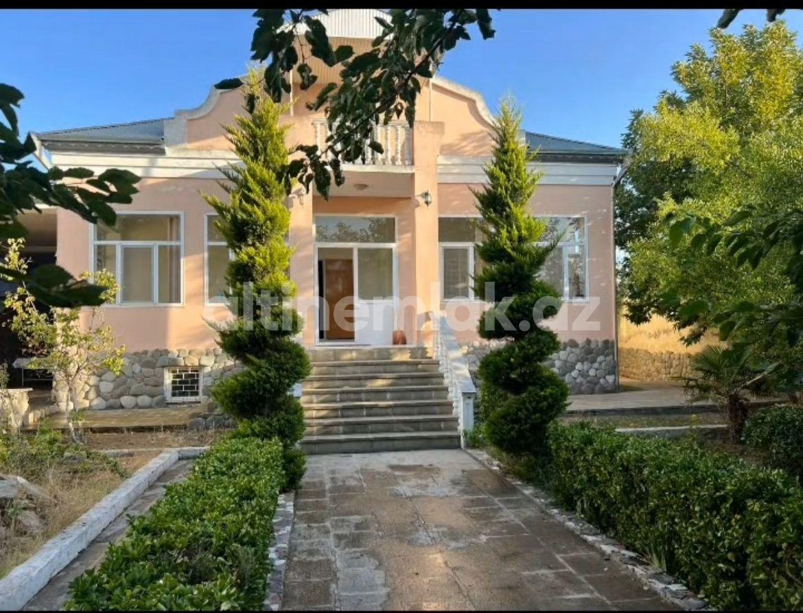 Rent, garden / house, 4 room, 440 m²