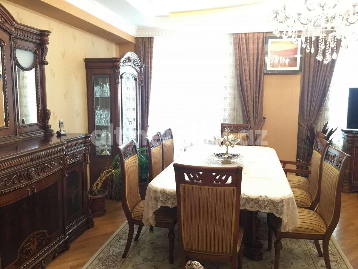 Kirayə verilir, yeni tikili, 3 otaqlı, 157 m²