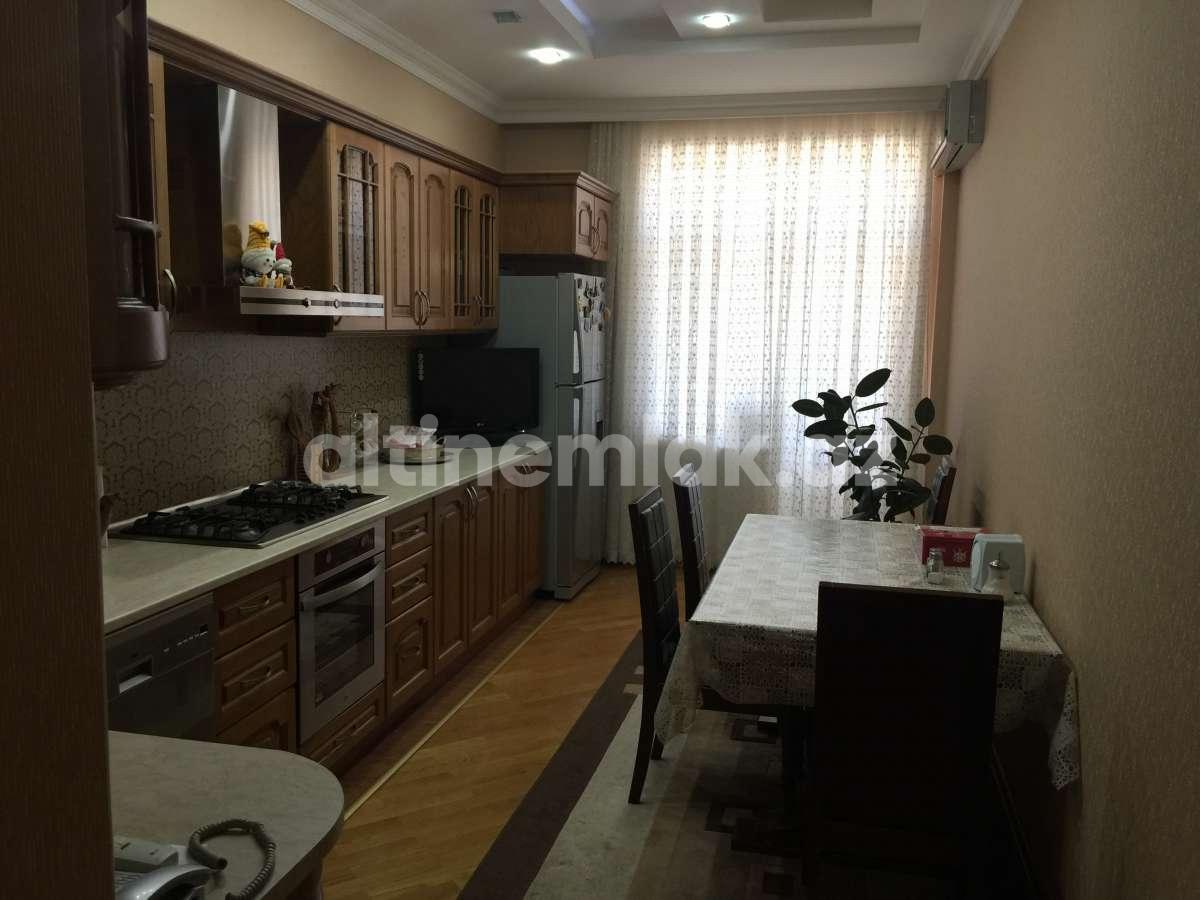 Kirayə verilir, yeni tikili, 3 otaqlı, 157 m²