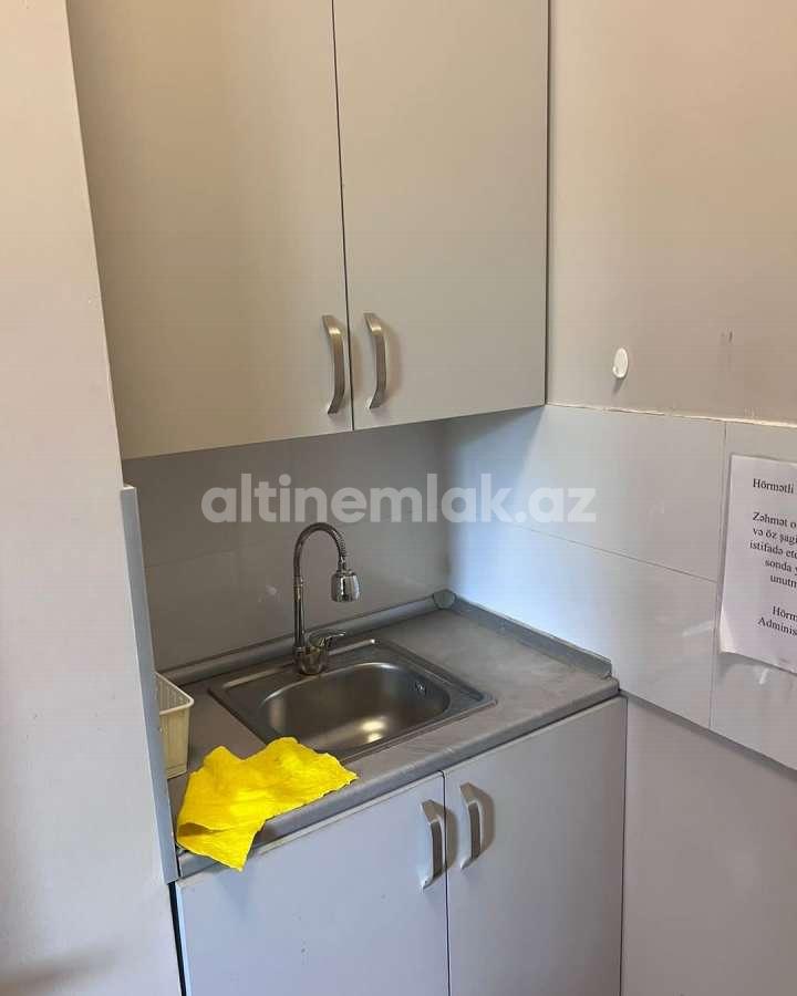 Продаётся, офис, 6-комнаты, 217 m²