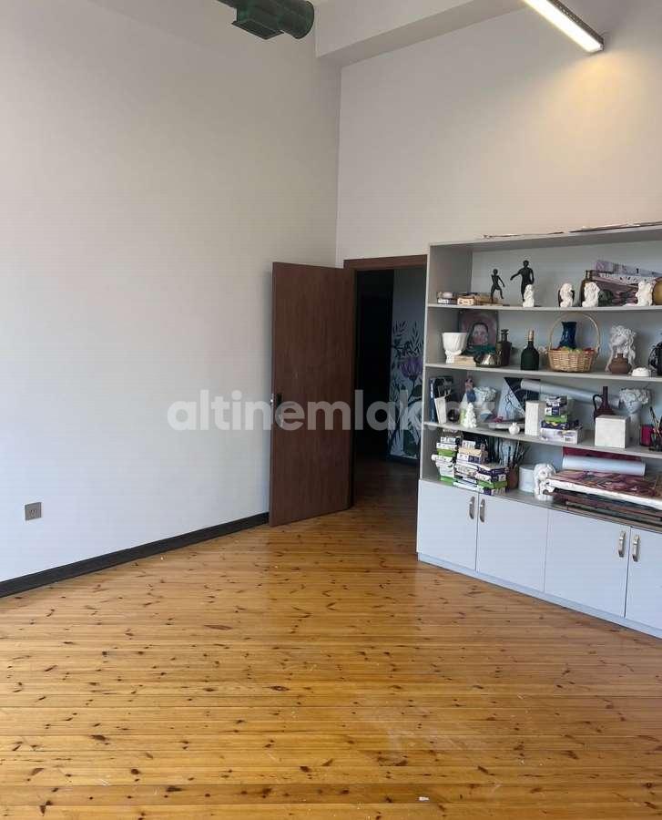 Продаётся, офис, 6-комнаты, 217 m²