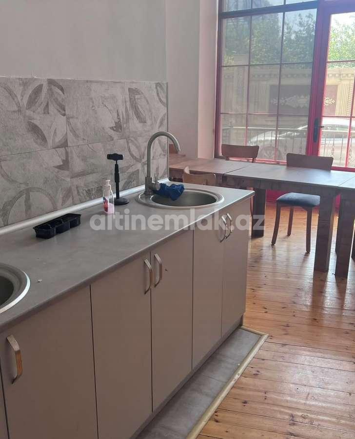 Продаётся, офис, 6-комнаты, 217 m²